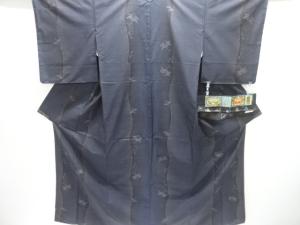 未使用品　よろけ縞に草花模様織り出し本場泥大島紬着物(7マルキ)